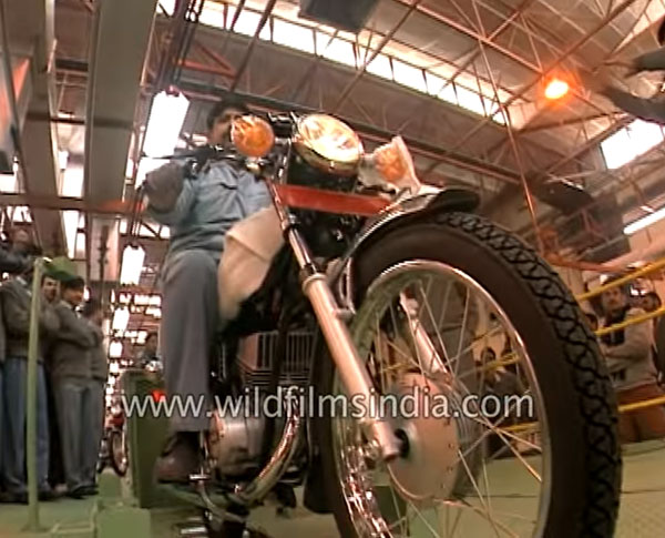 ಯುವಕರ ಹಾಟ್‌ಫೇವರೆಟ್ ಯಮಹಾ RX100 ಬೈಕ್ ನಿರ್ಮಾಣದ ಅಪರೂಪದ ವಿಡಿಯೋ
