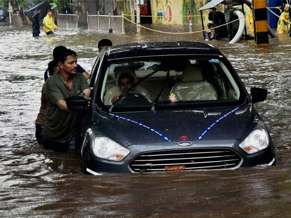 ವಾಹನಗಳನ್ನು ಸುರಕ್ಷಿತವಾಗಿಡಲು ಈ ಸಿಂಪಲ್ ಟಿಪ್ಸ್ ಅನುಸರಿಸಿ..
