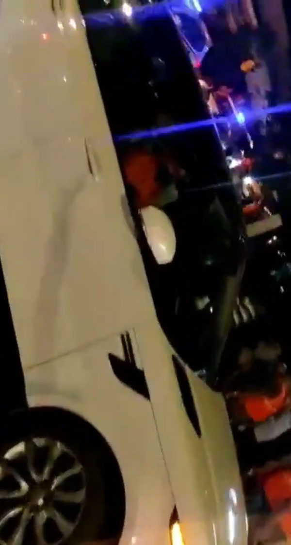 ಗಣೇಶನ ವಿಸರ್ಜನೆಗೆ ವಿಶ್ವದ ದುಬಾರಿ ರೋಲ್ಸ್ ರಾಯ್ಸ್ ಕಾರನ್ನು ಬಳಸಿದ ಅಂಬಾನಿ ಕುಟಂಬ 