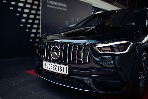 ಐಷಾರಾಮಿ ಮರ್ಸಿಡಿಸ್ ಬೆಂಝ್ ಕಾರು ಖರೀದಿಸಿದ ರಾಷ್ಟ್ರಪ್ರಶಸ್ತಿ ವಿಜೇತ ನಟಿ 