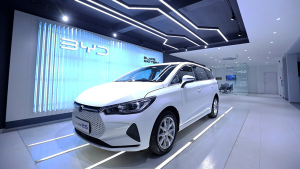 ವಿಶ್ವದ ಅತಿದೊಡ್ಡ ಎಲೆಕ್ಟ್ರಿಕ್ ಕಾರ್‌ ಬ್ರಾಂಡ್ ಯಾವುದು ಗೊತ್ತಾ? ಖಂಡಿತ ಟೆಸ್ಲಾ ಮಾತ್ರ ಅಲ್ಲ! 