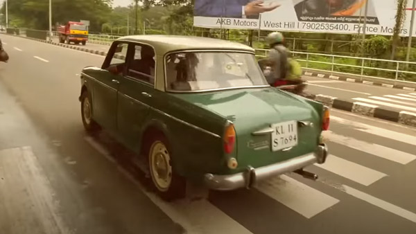 ಪತಿಯನ್ನು ಹಿಂದೆ ಕೂರಿಸಿಕೊಂಡು ಟಿವಿಎಸ್ XL ನಲ್ಲಿ ವೃದ್ಧ ದಂಪತಿಯ ಸವಾರಿ 