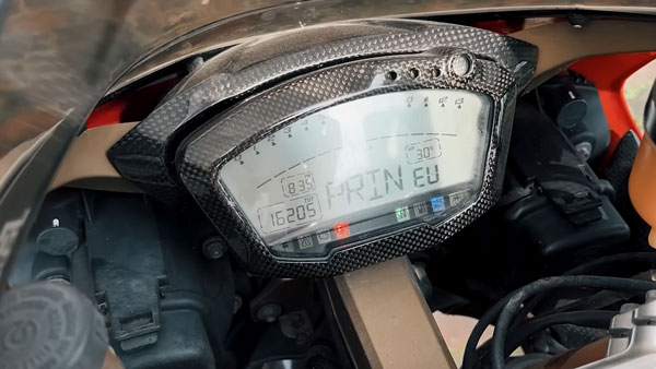 7 ವರ್ಷಗಳಿಂದ ಕಸ್ಟಮ್ಸ್‌ನಲ್ಲಿ ಅನಾಥವಾಗಿದ್ದ ಅಪರೂಪದ ಡುಕಾಟಿ ಬೈಕ್ ರಿಸ್ಟೋರ್ ಮಾಡಿದ ಯುವಕ