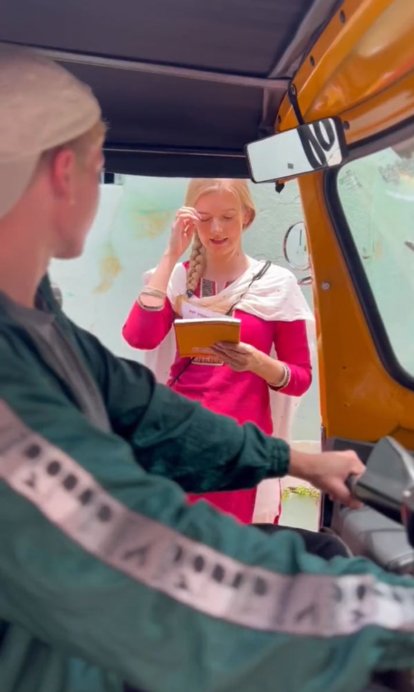 ಆಟೋ ಚಾಲಕನೊಂದಿಗೆ ಜರ್ಮನ್ ಯುವತಿಯ ಚೌಕಾಷಿ: ಸ್ಪಷ್ಟ ಕನ್ನಡಕ್ಕೆ ನೆಟ್ಟಿಗರು ಫಿದಾ 