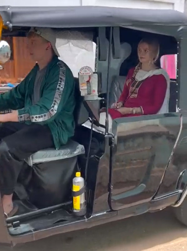 ಆಟೋ ಚಾಲಕನೊಂದಿಗೆ ಜರ್ಮನ್ ಯುವತಿಯ ಚೌಕಾಷಿ: ಸ್ಪಷ್ಟ ಕನ್ನಡಕ್ಕೆ ನೆಟ್ಟಿಗರು ಫಿದಾ 