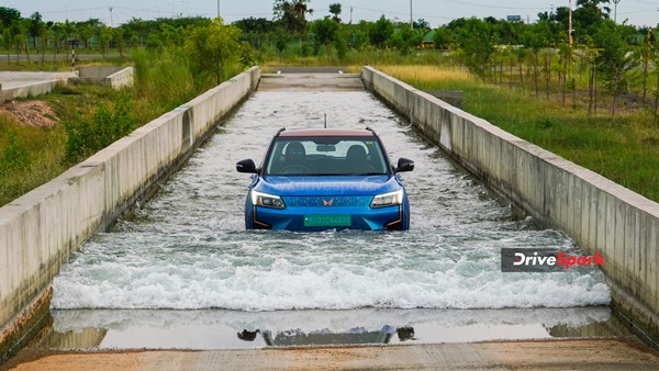 ಮಹೀಂದ್ರಾ ಎಕ್ಸ್‌ಯುವಿ400 vs ಟಾಟಾ ನೆಕ್ಸಾನ್ ಇವಿ.. ಯಾವುದು ಬೆಸ್ಟ್?