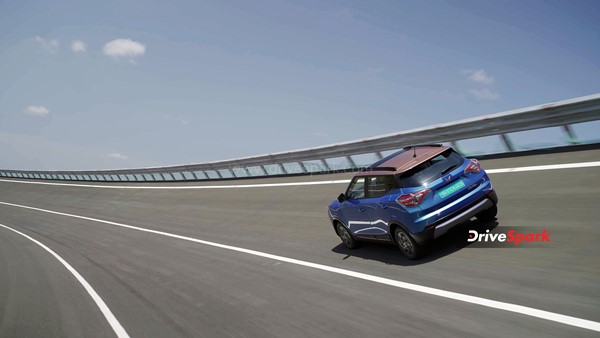 456 ಕಿ.ಮೀ ರೇಂಜ್ ಹೊಂದಿರುವ ಮಹೀಂದ್ರಾ ಎಕ್ಸ್‌ಯುವಿ400 ಎಲೆಕ್ಟ್ರಿಕ್ ಎಸ್‌ಯುವಿಯ ಫಸ್ಟ್ ಡ್ರೈವ್ ರಿವ್ಯೂ