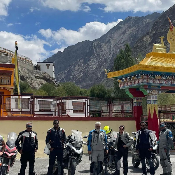 ಲಾಂಗ್ ಡ್ರೈವ್: ನಟ ಅಜಿತ್ ಅವರೊಂದಿಗೆ ಲಡಾಖ್‌ನಲ್ಲಿ ಪ್ರತ್ಯಕ್ಷವಾದ ನಟಿ ಮಂಜು ವಾರಿಯರ್ 