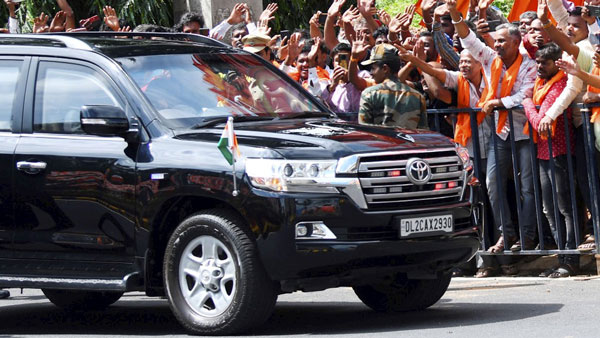 ರಾಷ್ಟ್ರಧ್ವಜದಲ್ಲಿ ವಾಹನ ಒರೆಸಿ ಜೈಲು ಸೇರಿದ 52 ವರ್ಷದ ವ್ಯಕ್ತಿ: ಸ್ಕೂಟರ್ ಸೀಜ್, ವಿಡಿಯೋ ವೈರಲ್ 