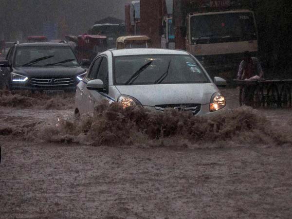 ಟ್ರಾಫಿಕ್ ಜಾಮ್: ಆಸ್ಪತ್ರೆಯಲ್ಲಿ ಆಪರೇಷನ್‌ಗೆ ಕಾಯುತ್ತಿದ್ದ ರೋಗಿಗಾಗಿ 3 ಕಿ.ಮೀ ಓಡಿಬಂದ ಡಾಕ್ಟರ