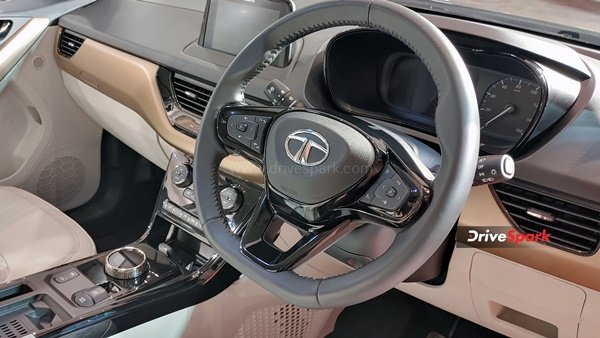 ಟಾಟಾ ನೆಕ್ಸಾನ್ ದಾಖಲೆಯ ಮಾರಾಟ: 5 ಸ್ಟಾರ್ ರೇಟಿಂಗ್‌ನೊಂದಿಗೆ ಗ್ರಾಹಕರಲ್ಲಿ ಭಾರೀ ಬೇಡಿಕೆ 