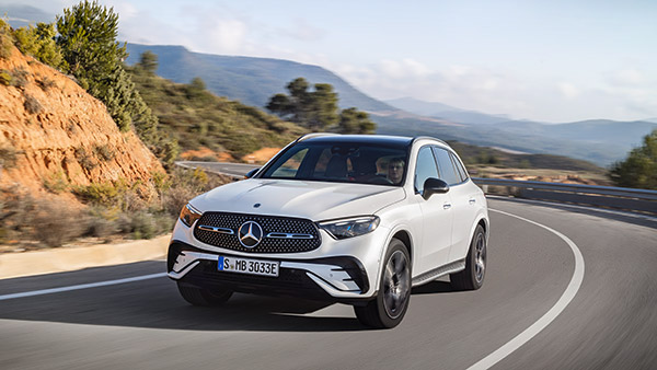 ಒಂದೊಂದಾಗಿ ರಷ್ಯಾವನ್ನು ತೊರೆಯುತ್ತಿರುವ ಕಾರ್ ಕಂಪನಿಗಳು: ರೆನಾಲ್ಟ್, ನಿಸ್ಸಾನ್ ಆಯ್ತು ಇದೀಗ ಬೆಂಝ್