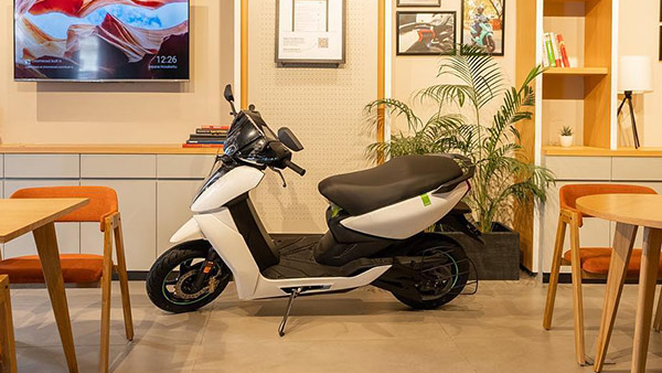 ಬೆಂಗಳೂರು ಗ್ರಾಹಕರಿಗೆ ದೀಪಾವಳಿ ಸಂಭ್ರಮ ಹೆಚ್ಚಿಸಿದ ಎಥರ್...ಒಂದೇ ದಿನ 250 ಸ್ಕೂಟರ್‌ಗಳ ವಿತರಣೆ 