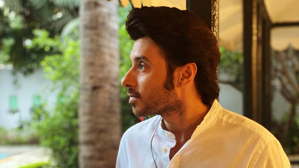 ಐಷಾರಾಮಿ ಮರ್ಸಿಡಿಸ್ ಬೆಂಝ್ ಕಾರು ಖರೀದಿಸಿದ 'ಮಿರ್ಜಾಪುರ್​' ಮುನ್ನ ಬಾಯಿ 