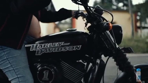 ಬೇಬಿ ಬಂಪ್ ಫೋಟೋ ಶೂಟ್: ಬೈಕ್ ಏರಿ ಬಂದ ಮಾಜಿ ಕರ್ನಾಟಕ ಸುಂದಿರಿ