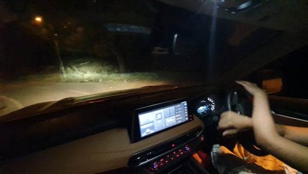 ಅಪ್ರಾಪ್ತ ಮಗನ ಪಕ್ಕದಲ್ಲೇ ಕುಳಿತು ಕಾರು ಓಡಿಸುತ್ತಿದ್ದರೇ ವಿಡಿಯೋ ಮಾಡಿ ಹಂಚಿಕೊಂಡ ತಂದೆ: ಇದು ಸರಿಯೇ?