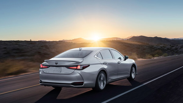 ಅತ್ಯುತ್ತಮ ಮೈಲೇಜ್ ನೀಡುವ ಲೆಕ್ಸಸ್ ಇಎಸ್300ಎಚ್ ಹೈಬ್ರಿಡ್ ಕಾರು ಬಿಡುಗಡೆ