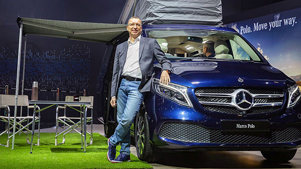 ಟ್ರಾಫಿಕ್‌ನಲ್ಲಿ ಆಟೋದಲ್ಲಿ ಪ್ರಯಾಣಿಸಿತ್ತಾ ಕಾಣಿಸಿಕೊಂಡ ಐಷಾರಾಮಿ ಮರ್ಸಿಡಿಸ್ ಬೆಂಝ್ ಸಿಇಒ 