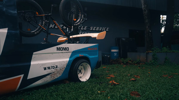 ಖಡಕ್ ಲುಕ್‌ನಲ್ಲಿ ಡ್ರಿಫ್ಟ್ ಟ್ರಕ್ ಆಗಿ ಮಾಡಿಫೈಗೊಂಡಿರುವ ಈ 2000 ಮಾಡಲ್ ಯಾವುದು ಗೊತ್ತಾ?