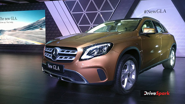 ನಿರ್ದೇಶಕನ ಪ್ರತಿಭೆಯನ್ನು ಗುರ್ತಿಸಿ ದುಬಾರಿ ಬೆಂಝ್ ಕಾರನ್ನು ಗಿಫ್ಟ್ ಕೊಟ್ಟ ಜನಪ್ರಿಯ ನಟ 