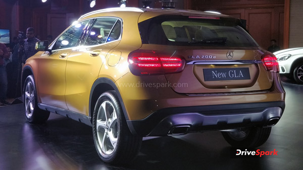 ನಿರ್ದೇಶಕನ ಪ್ರತಿಭೆಯನ್ನು ಗುರ್ತಿಸಿ ದುಬಾರಿ ಬೆಂಝ್ ಕಾರನ್ನು ಗಿಫ್ಟ್ ಕೊಟ್ಟ ಜನಪ್ರಿಯ ನಟ 