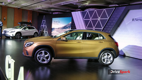 ನಿರ್ದೇಶಕನ ಪ್ರತಿಭೆಯನ್ನು ಗುರ್ತಿಸಿ ದುಬಾರಿ ಬೆಂಝ್ ಕಾರನ್ನು ಗಿಫ್ಟ್ ಕೊಟ್ಟ ಜನಪ್ರಿಯ ನಟ 