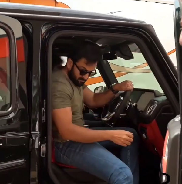 ಬಹುಕೋಟಿ ಬೆಲೆಯ ಮತ್ತೊಂದು ಸೆಕೆಂಡ್ ಹ್ಯಾಂಡ್ ಐಷಾರಾಮಿ ಕಾರು ಖರೀದಿಸಿ ಸುದ್ದಿಯಾದ ಜನಪ್ರಿಯ ನಟ