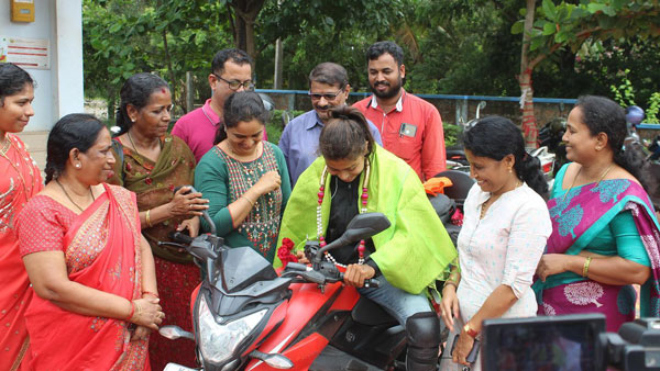 ಬೈಕ್‌ನಲ್ಲಿ ದೇಶ ಸುತ್ತಿದ್ದಾಯ್ತು ಈಗ ರಾಜ್ಯ ಸುತ್ತಲು ಹೊರಟ ಯುವತಿ: ಈಕೆಯ ಧ್ಯೇಯ ಹಲವರಿಗೆ ಆದರ್ಶ