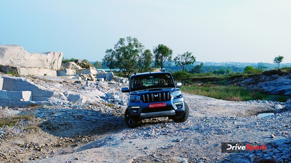 ಹೊಸ ಮಹೀಂದ್ರಾ ಕ್ಲಾಸಿಕ್ 2022 ಎಸ್‌ಯುವಿ ರಿವ್ಯೂ: ಡಿಸೈನ್, ಎಂಜಿನ್ ಬದಲಾವಣೆ...ಹೊಸ ಫೀಚರ್ಸ್ ಜೋಡಣೆ 