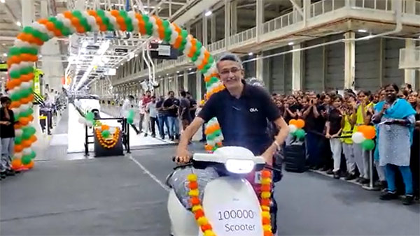 ಅತಿ ಕಡಿಮೆ ಸಮಯದಲ್ಲಿ ಓಲಾ ಎಲೆಕ್ಟ್ರಿಕ್ ಅಪರೂಪದ ದಾಖಲೆ...ಗ್ರಾಹಕರಿಗೆ ಡೆಲಿವರಿ ಕುರಿತ ಚಿಂತೆಯೇ ಬೇಡ!