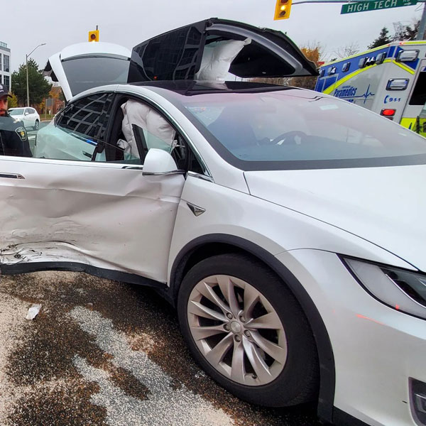 ಬಹುಭಾಷಾ ನಟಿ ರಂಭಾ ಅವರ ಕಾರಿಗೆ ಅಪಘಾತ: ಕಿರಿಯ ಪುತ್ರಿಗೆ ಆಸ್ಪತ್ರೆಯಲ್ಲಿ ಚಿಕಿತ್ಸೆ... 