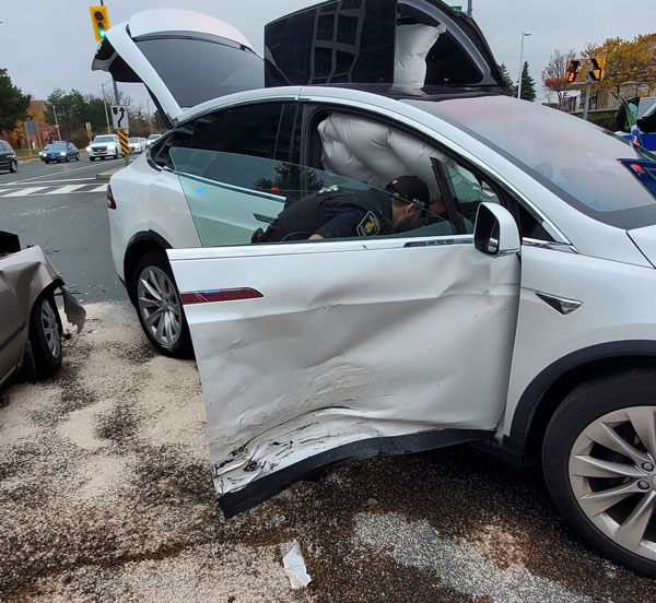 ಬಹುಭಾಷಾ ನಟಿ ರಂಭಾ ಅವರ ಕಾರಿಗೆ ಅಪಘಾತ: ಕಿರಿಯ ಪುತ್ರಿಗೆ ಆಸ್ಪತ್ರೆಯಲ್ಲಿ ಚಿಕಿತ್ಸೆ... 