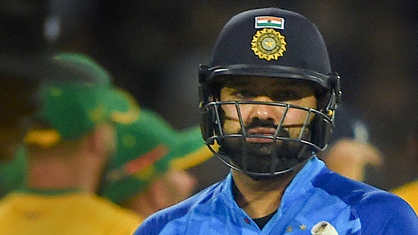 ಐಷಾರಾಮಿ ಮರ್ಸಿಡಿಸ್ ಬೆಂಝ್ ಕಾರು ಖರೀದಿಸಿದ ಟೀಂ ಇಂಡಿಯಾ ನಾಯಕ ರೋಹಿತ್ ಶರ್ಮಾ