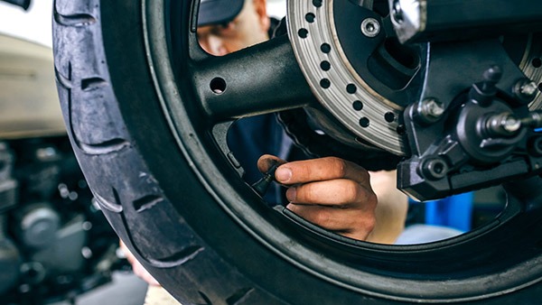  ನಿಮ್ಮ ಟೈರ್‌ನಲ್ಲಿ ಈ ಸಮಸ್ಯೆಗಳು ಇದ್ದರೆ ಕೂಡಲೇ ಬದಲಾಯಿಸಿ... ಜೊತೆಗೆ ಈ ವಿಷಯಗಳೂ ನೆನಪಿರಲಿ.