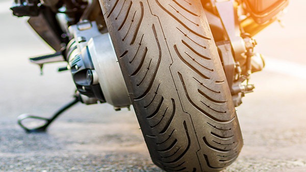  ನಿಮ್ಮ ಟೈರ್‌ನಲ್ಲಿ ಈ ಸಮಸ್ಯೆಗಳು ಇದ್ದರೆ ಕೂಡಲೇ ಬದಲಾಯಿಸಿ... ಜೊತೆಗೆ ಈ ವಿಷಯಗಳೂ ನೆನಪಿರಲಿ.