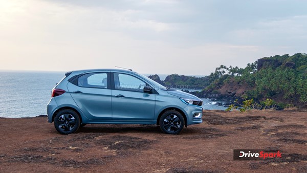 ಕೈಗೆಟುಕುವ ಬೆಲೆಯ ಟಾಟಾ ಟಿಯಾಗೋ ಎಲೆಕ್ಟ್ರಿಕ್ ಕಾರು ರಿವ್ಯೂ