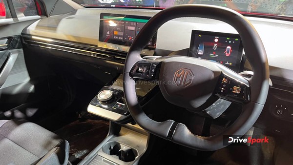 ಹೊಸ ಎಂಜಿ4 ಎಲೆಕ್ಟ್ರಿಕ್ ಕಾರನ್ನು ಪ್ರದರ್ಶಿಸಿದ ಎಂಜಿ ಮೋಟಾರ್ 