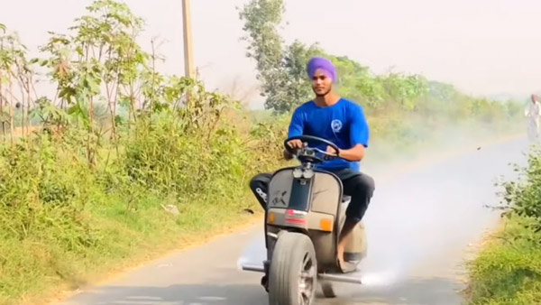 ನೆಟ್ಟಿಗರ ಮನಗೆದ್ದ ಮಾಡಿಫೈ ಚೇತಕ್ ಸ್ಕೂಟರ್