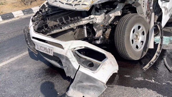 ಗಂಟೆಗೆ 130 ಕಿಮೀ ವೇಗದಲ್ಲಿ ಟ್ರಕ್‌ಗೆ ಗುದ್ದಿದ ಟಾಟಾ ಸಫಾರಿ