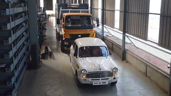 ಎಲೆಕ್ಟ್ರಿಕ್ ಕಾರಾಗಿ ಬದಲಾದ ರಸ್ತೆಗಳ ರಾಜ ಅಂಬಾಸಿಡರ್: ಪ್ರತಿ ಕಿಲೋಮೀಟರ್‌ಗೆ ಕೇವಲ 1 ರೂಪಾಯಿ ಖರ್ಚು