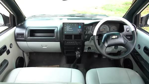 ಅಪ್ಪನ ಕೊನೆ ಆಸೆ: ಹೊಚ್ಚ ಹೊಸ ಕಾರಿನಂತೆ ಚೆವ್ರೊಲೆಟ್ ಟವೇರಾ ರೆಡಿ ಮಾಡಿಸಿದ ಮಗ.. Video