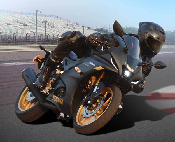 Yamaha R15 V4