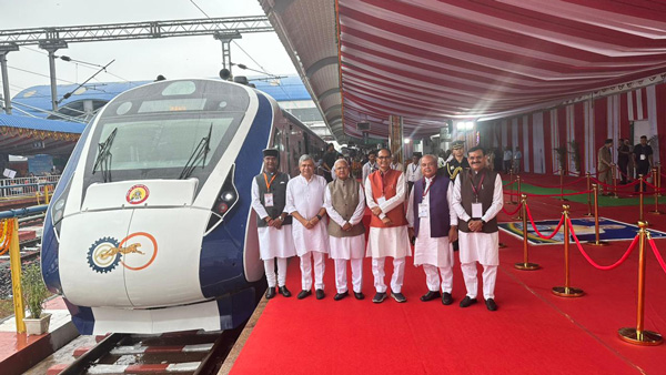 ಕರ್ನಾಟಕ: ವಂದೇ ಭಾರತ್ ಎಕ್ಸ್‌ಪ್ರೆಸ್‌ಗೆ ಪ್ರಧಾನಿ ಮೋದಿ ಚಾಲನೆ, ಟಿಕೆಟ್ ದರ.. ಫುಲ್ ಡೀಟೇಲ್ಸ್