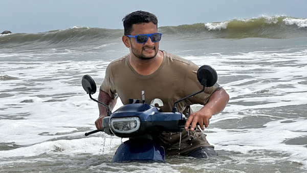 Video: ಓಲಾ ಸ್ಕೂಟರ್ ಟೆಸ್ಟ್‌ ಮಾಡಿದವನಿಗೆ ಅಚ್ಚರಿ, ಸಮುದ್ರದಲ್ಲೂ ಓಡಿಸಿದ.. ಮುಂದೇನಾಯ್ತು?