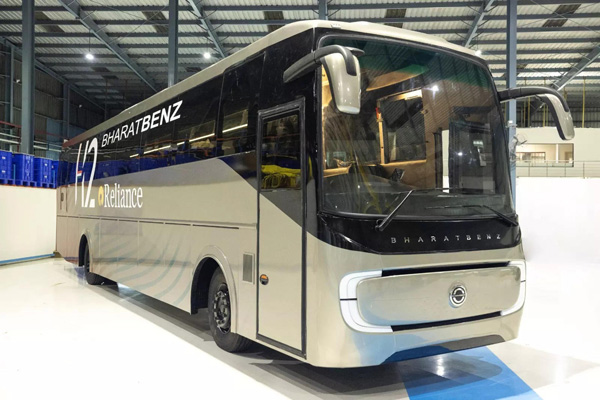 bharat-benz-reliance-collaboration-unveils-hydrogen-intercity-concept