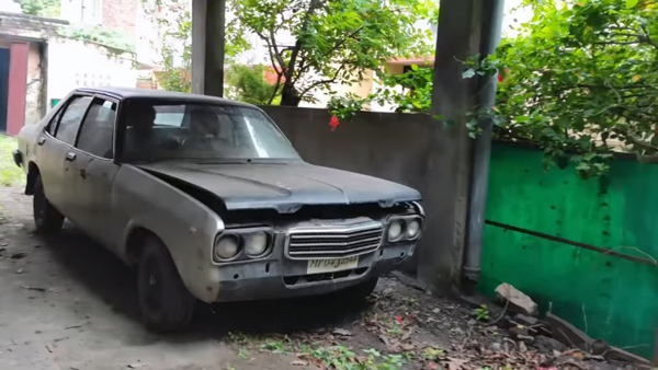 rusted-hindustan-contessa-owner-tried-to-start-video