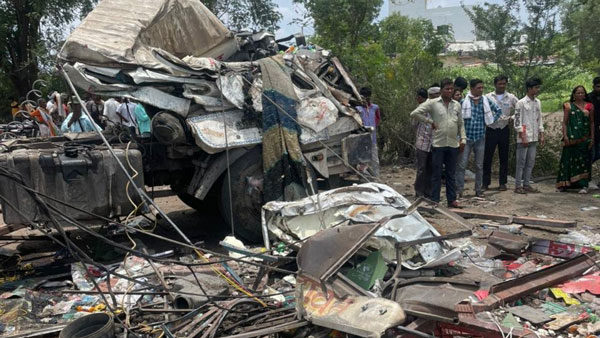 15 killed In An Accident In Maharashtra