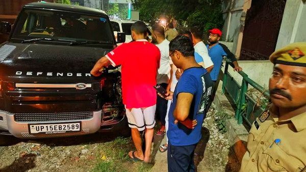 Praveen Kumar Faced Severe Crash In Land Rover Defender