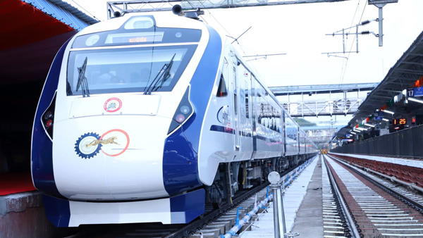 vande-bharat-train-troll-video-railway-department-clarified