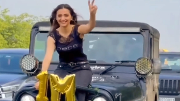 woman-stunt-mahindra-thar-police-impounded-car